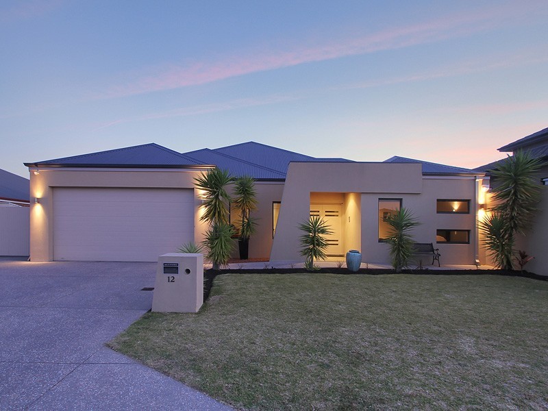 12 Jacolite Street, Darch WA 6065