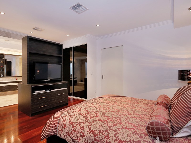 17 Calderstone Rise, Landsdale WA 6065