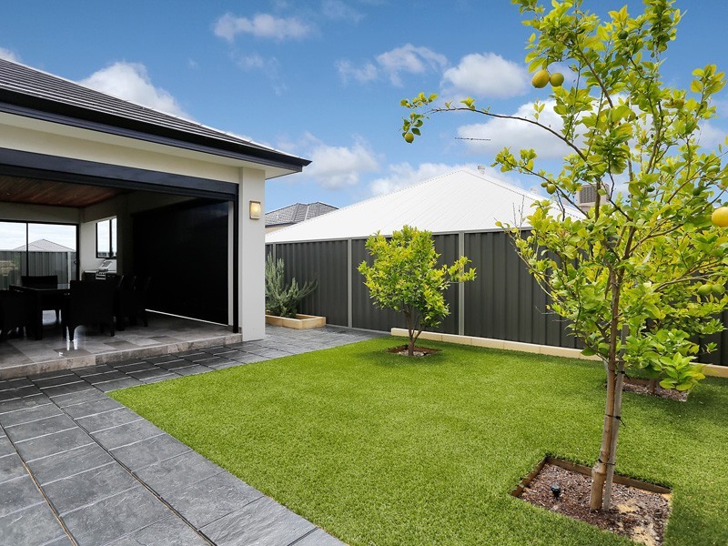 17 Calderstone Rise, Landsdale WA 6065