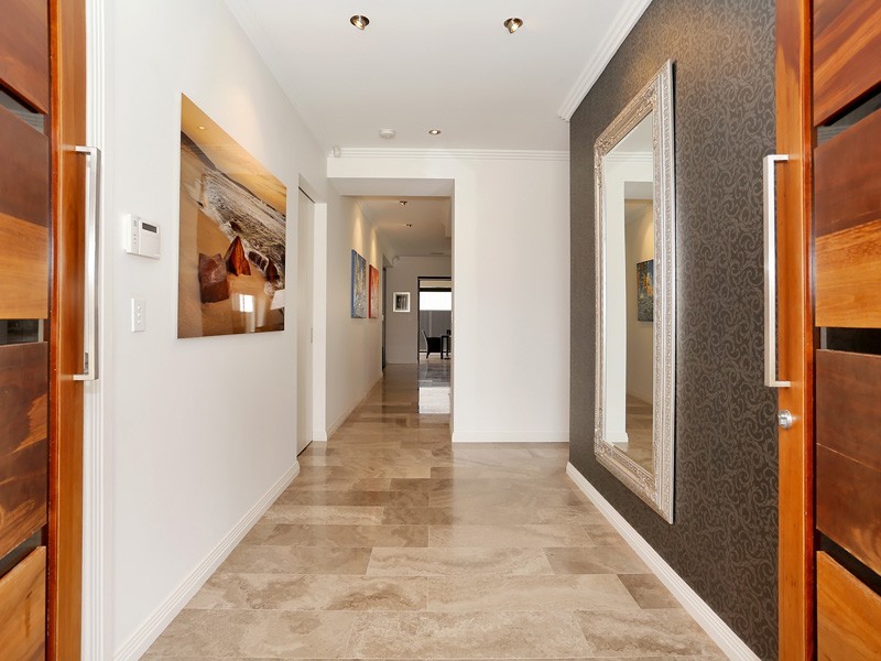 17 Calderstone Rise, Landsdale WA 6065