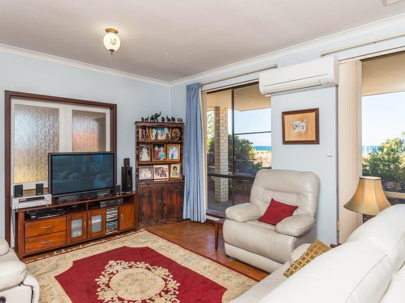 31 Sovereign Drive, Two Rocks WA 6037