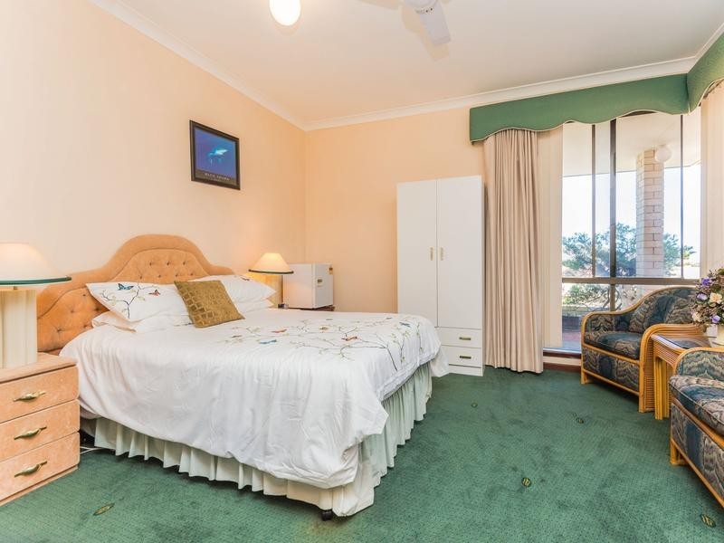 31 Sovereign Drive, Two Rocks WA 6037