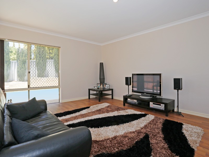 11 Rayner Drive, Landsdale WA 6065