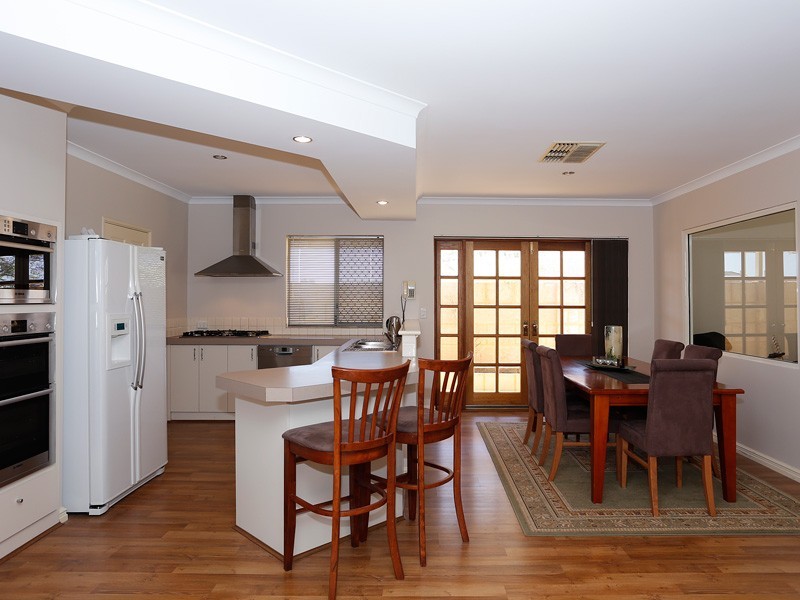 11 Rayner Drive, Landsdale WA 6065