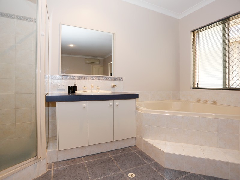 11 Rayner Drive, Landsdale WA 6065