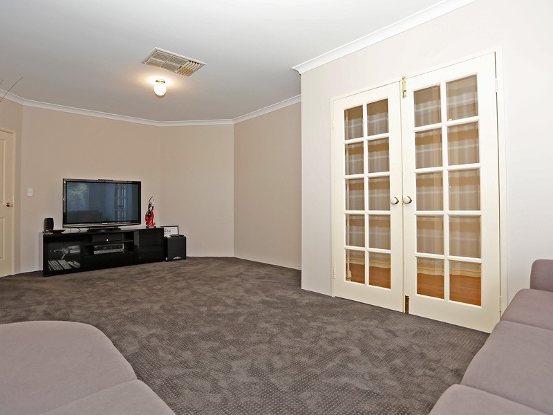 11 Rayner Drive, Landsdale WA 6065