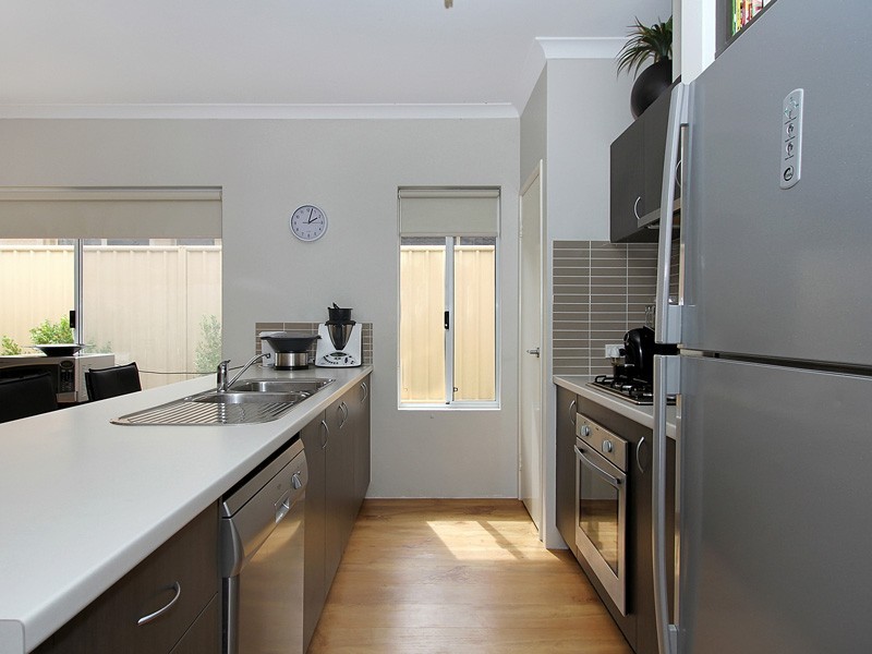 14 Maresfield Gardens, Girrawheen WA 6064