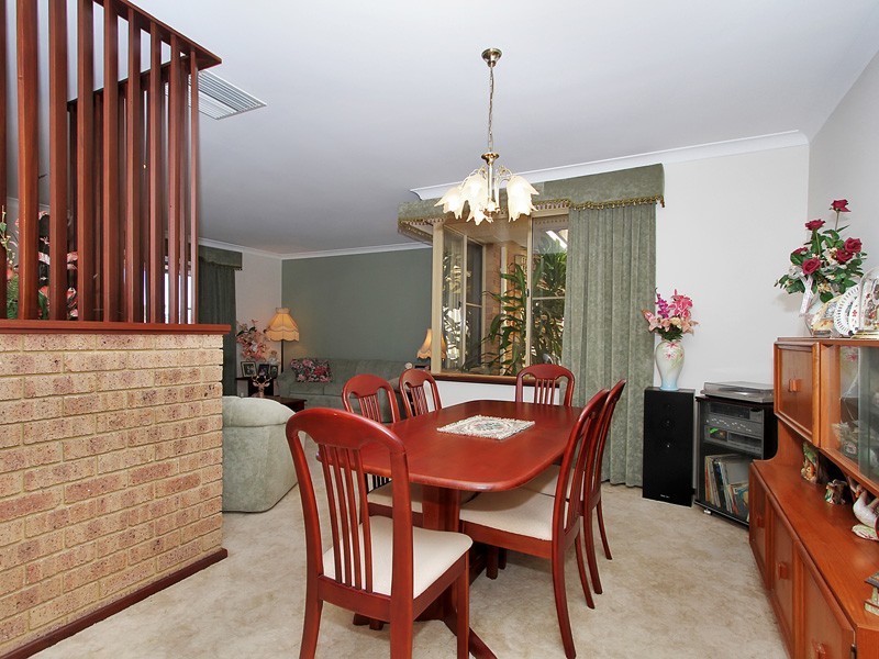 8 Ellara Court, Alexander Heights WA 6064