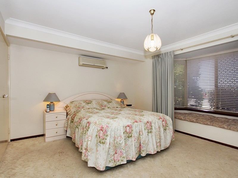 8 Ellara Court, Alexander Heights WA 6064