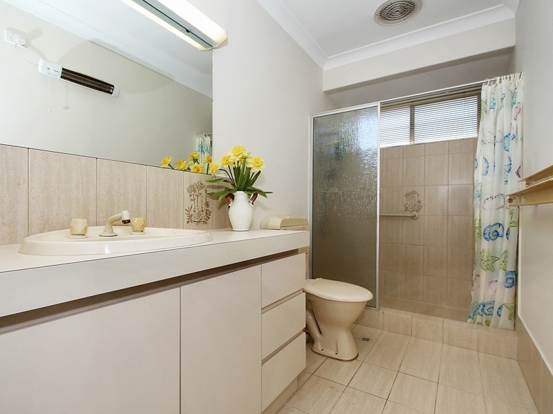 8 Ellara Court, Alexander Heights WA 6064