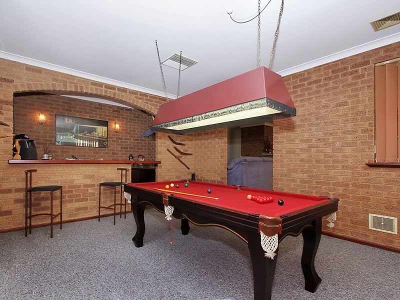 8 Ellara Court, Alexander Heights WA 6064