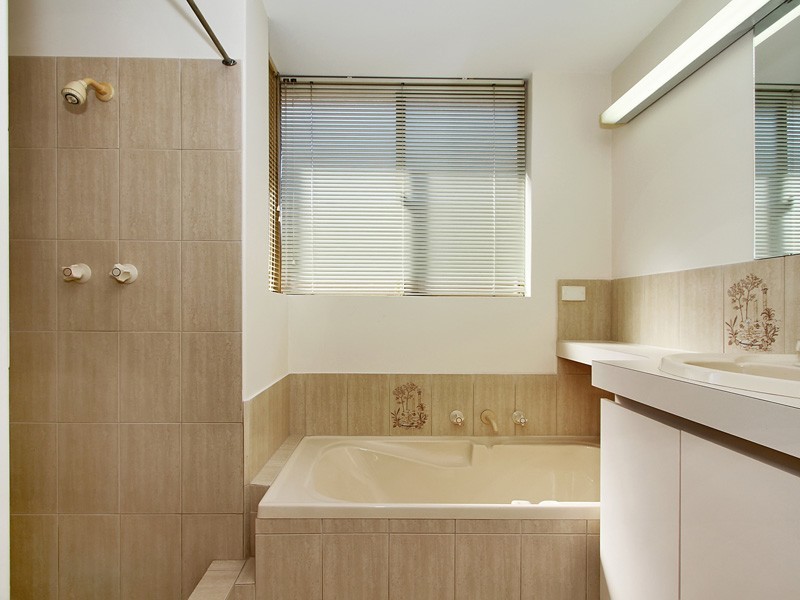 8 Ellara Court, Alexander Heights WA 6064