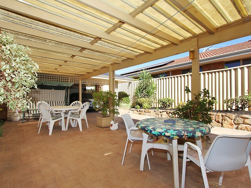 8 Ellara Court, Alexander Heights WA 6064