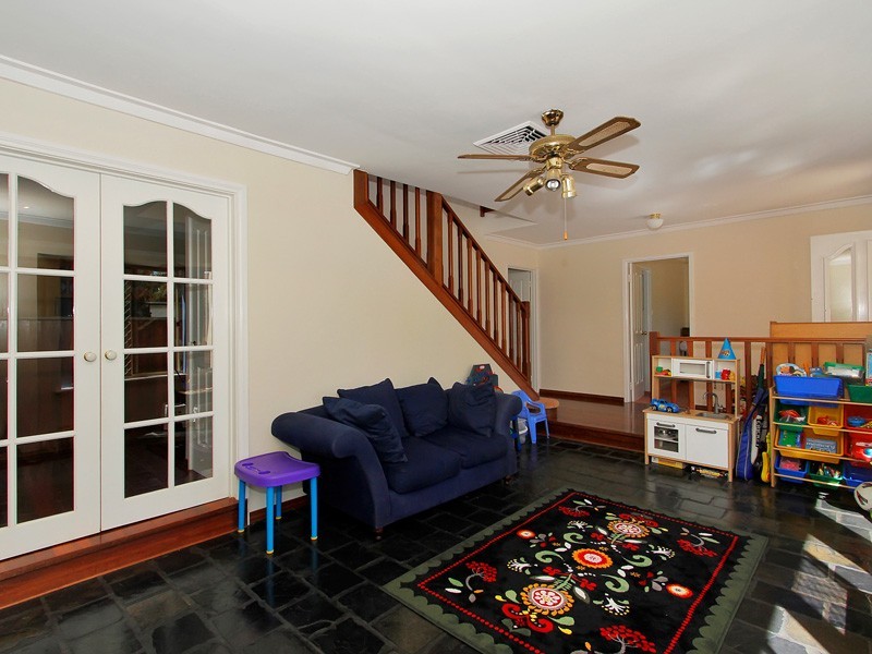 2 Merrifield Place, Mullaloo WA 6027