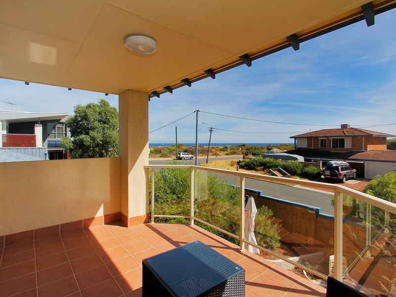 2 Merrifield Place, Mullaloo WA 6027