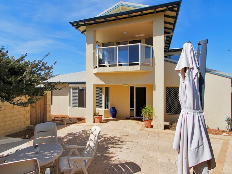2 Merrifield Place, Mullaloo WA 6027