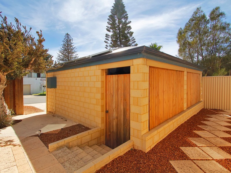 2 Merrifield Place, Mullaloo WA 6027