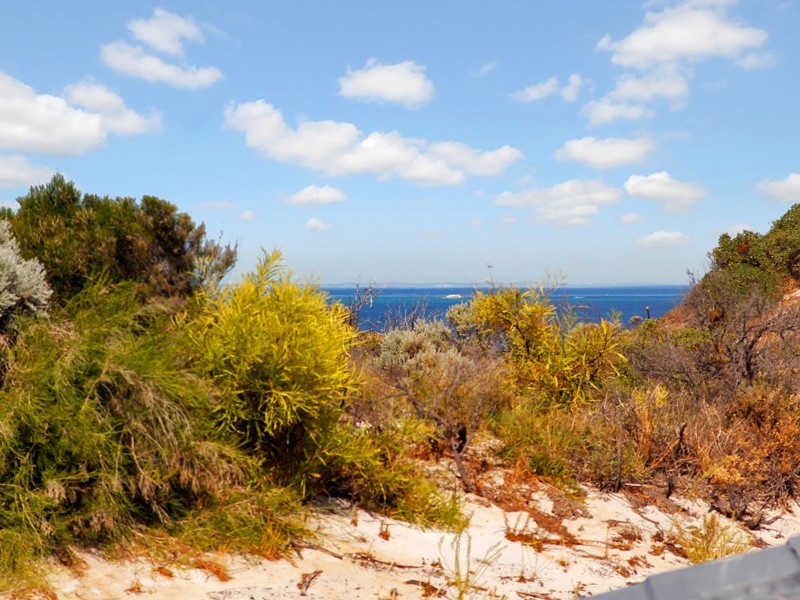 2A Merrifield Place, Mullaloo WA 6027