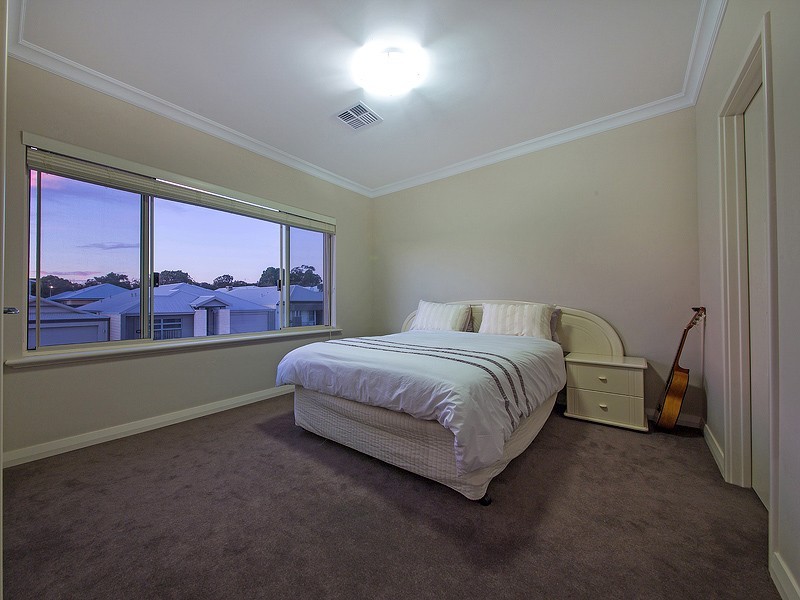 20 Panzano Circuit, Woodvale WA 6026