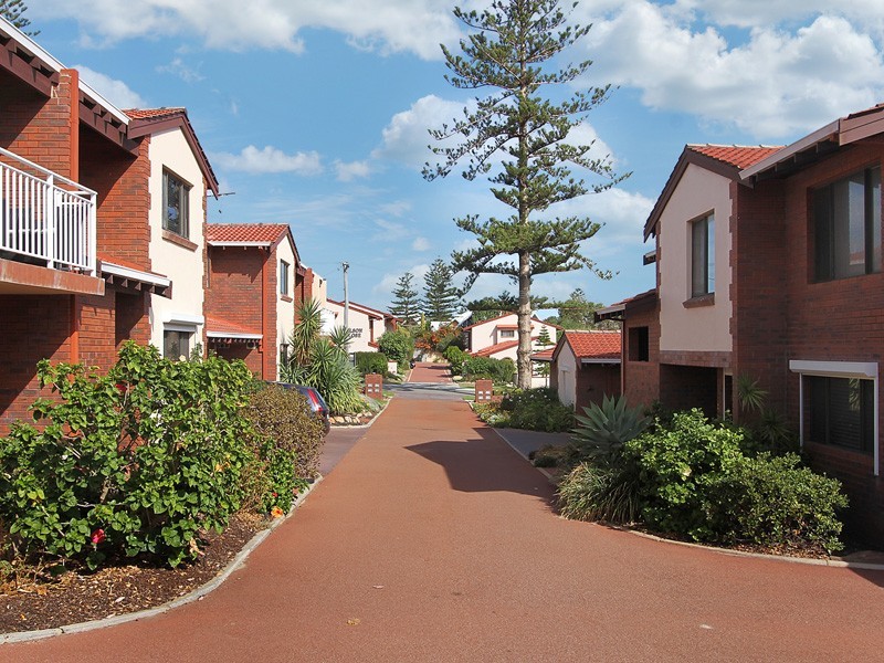 4/21 Elsie Street, Watermans Bay WA 6020