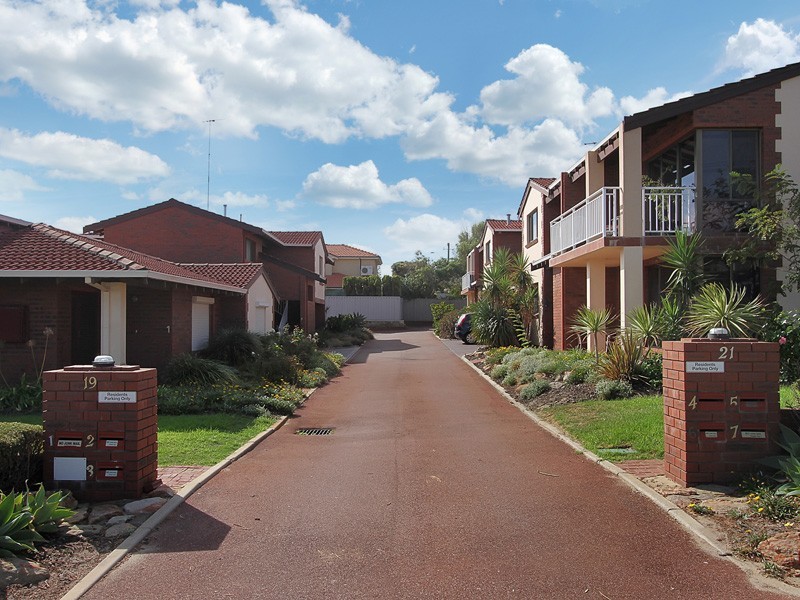 4/21 Elsie Street, Watermans Bay WA 6020
