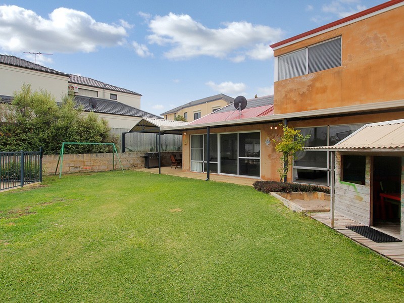 29 Mayena Retreat, Hillarys WA 6025