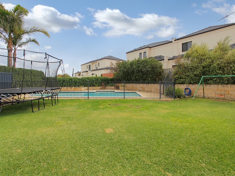 29 Mayena Retreat, Hillarys WA 6025