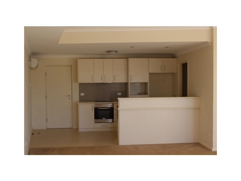 8/10 Pavonia Link, Clarkson WA 6030