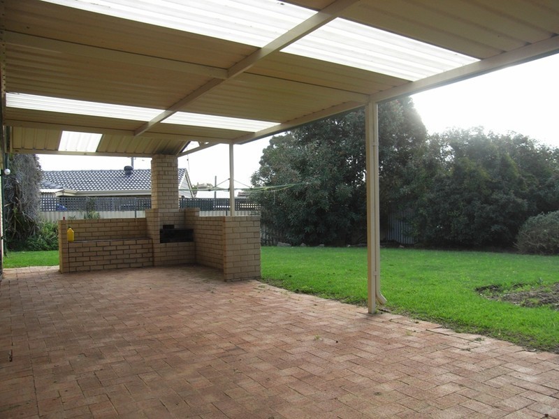 5 Coyle Road, Beldon WA 6027