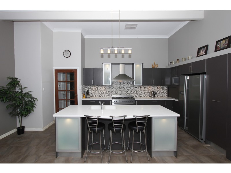 10 Casuarina Way, Wanneroo WA 6065