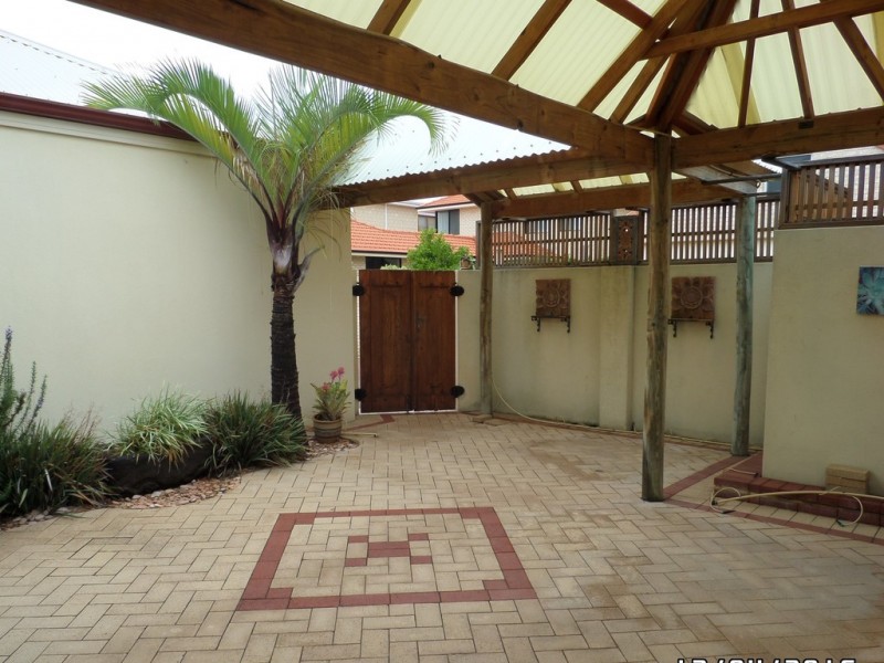 224 FLINDERS AVENUE, Hillarys WA 6025