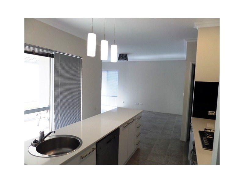 31 Gnangara Road, Madeley WA 6065