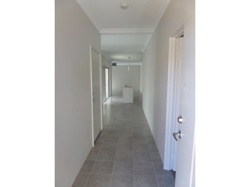 31 Gnangara Road, Madeley WA 6065