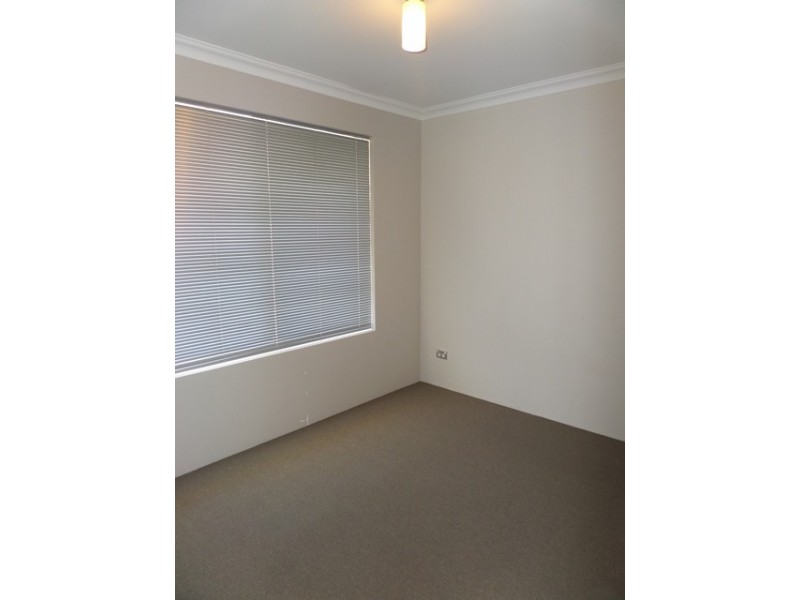 31 Gnangara Road, Madeley WA 6065