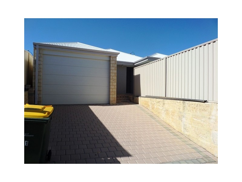 31 Gnangara Road, Madeley WA 6065