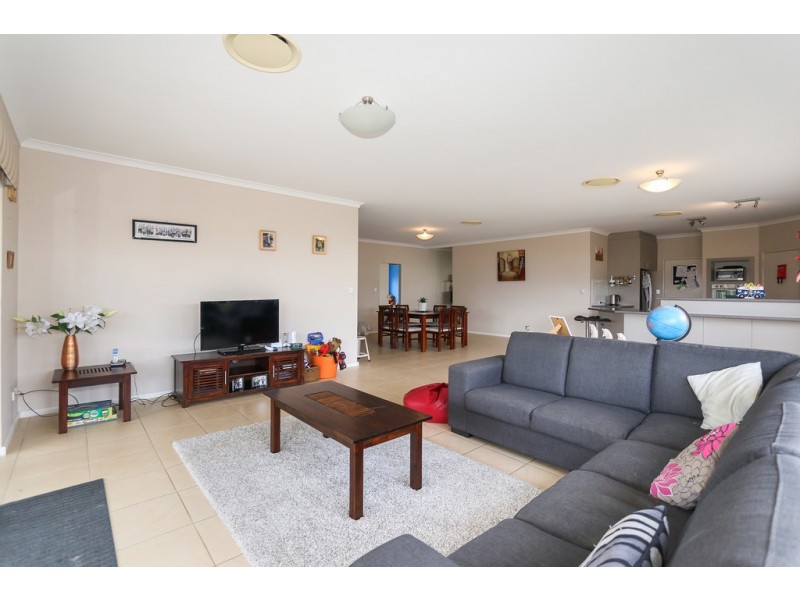 11 CLONTARF WAY, Butler WA 6036