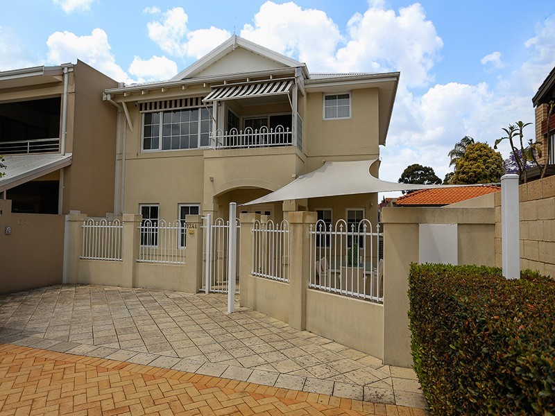 124A MARY STREET, Como WA 6152