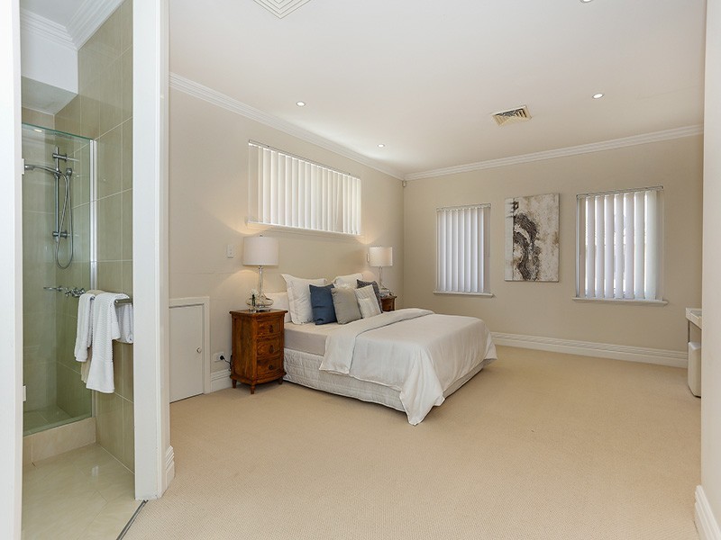 124A MARY STREET, Como WA 6152