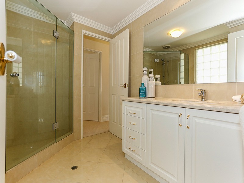 124A MARY STREET, Como WA 6152