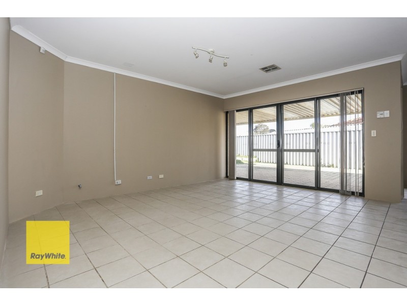 29 Brightlands Circuit, Carramar WA 6031