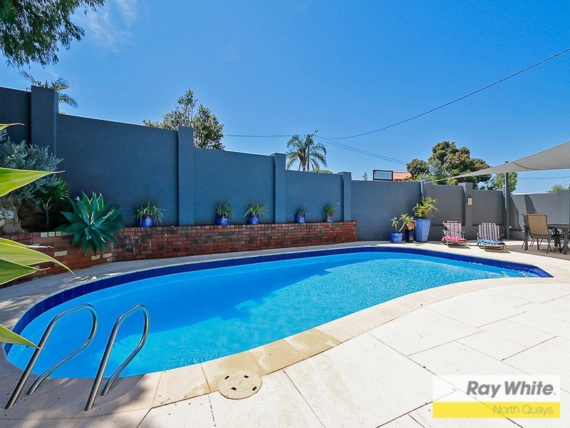 5 Abelia Court, Duncraig WA 6023