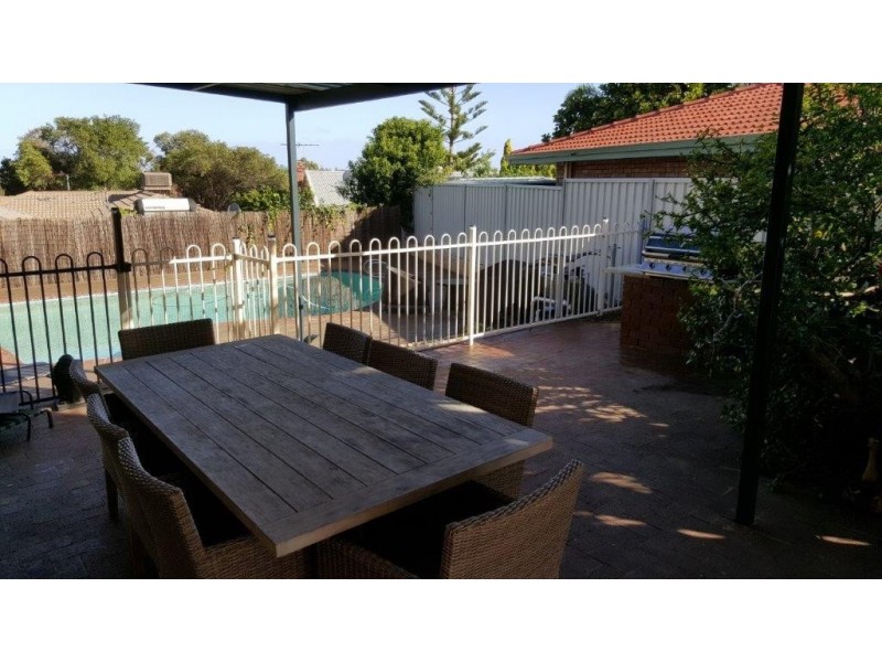 18 Finney Crescent, Marmion WA 6020