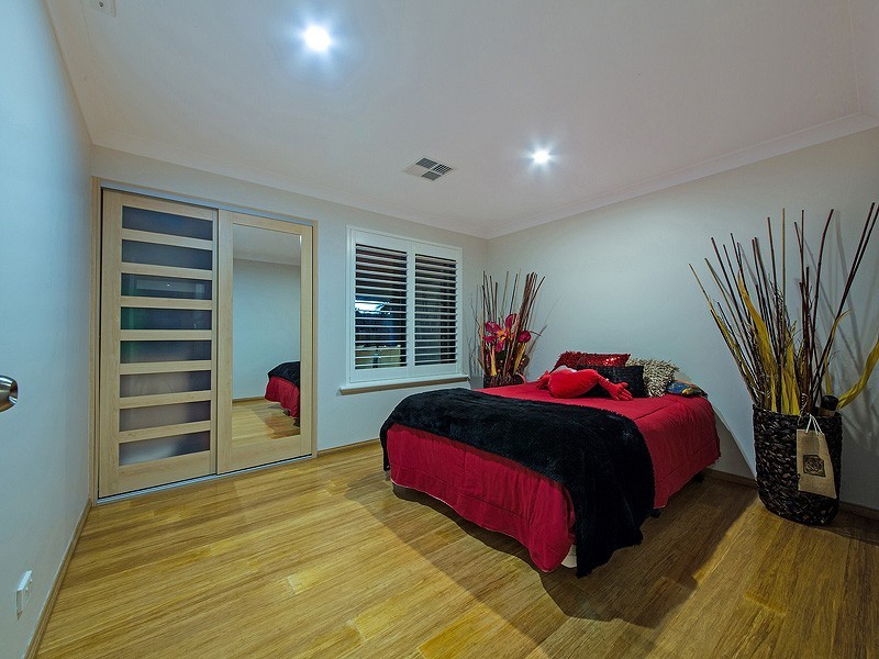 6 Plymouth Cove, Ocean Reef WA 6027