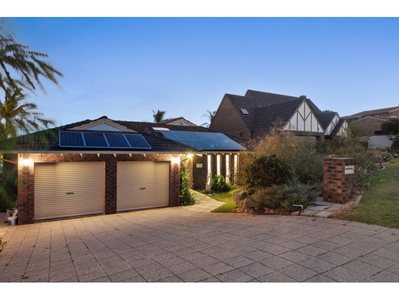 16 Mosspaul Close, Duncraig WA 6023