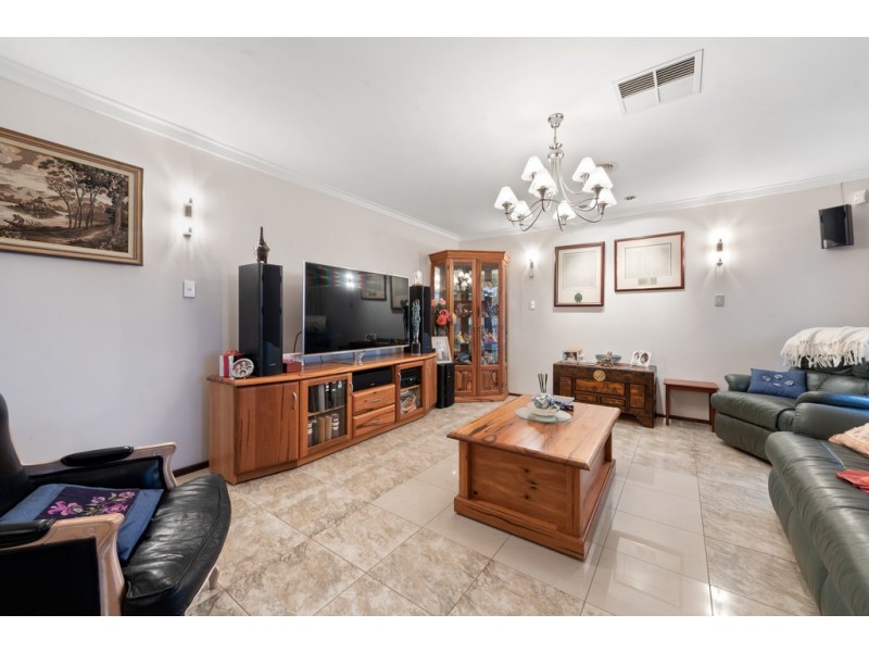 16 Mosspaul Close, Duncraig WA 6023