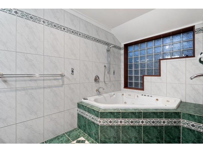 16 Mosspaul Close, Duncraig WA 6023