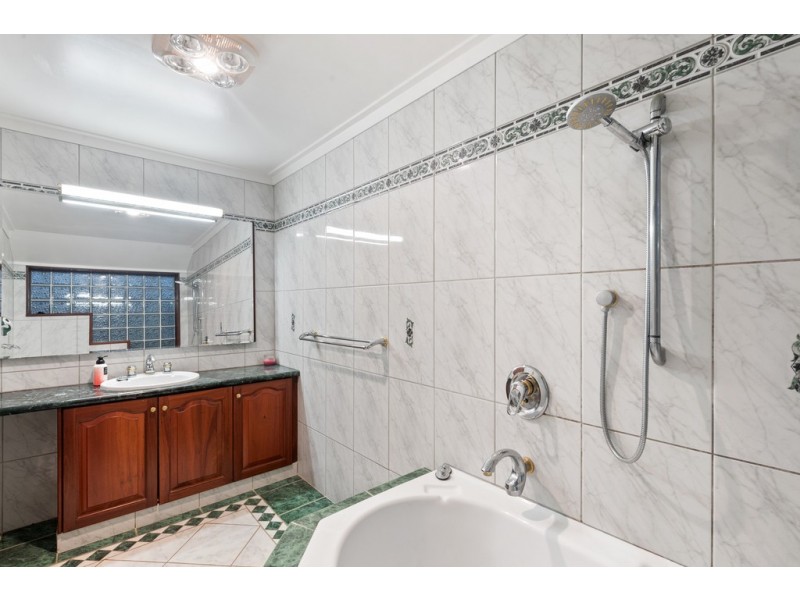 16 Mosspaul Close, Duncraig WA 6023