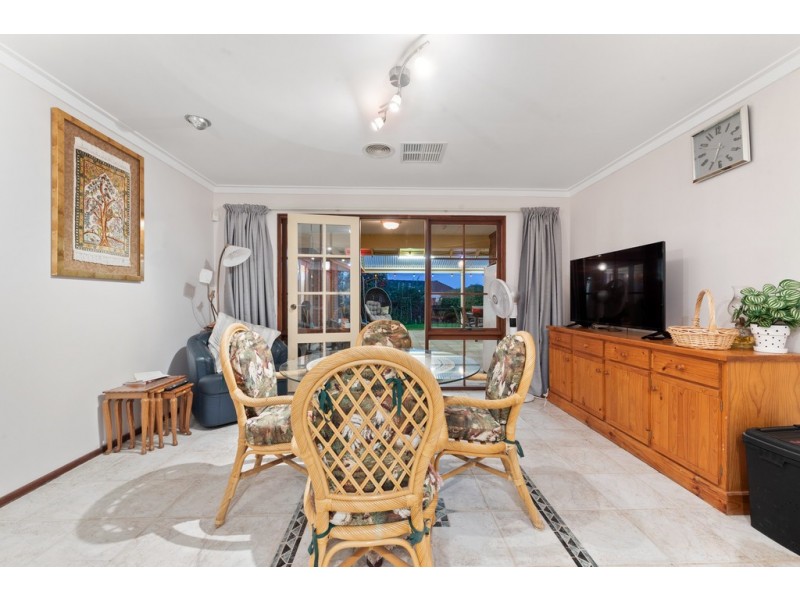 16 Mosspaul Close, Duncraig WA 6023