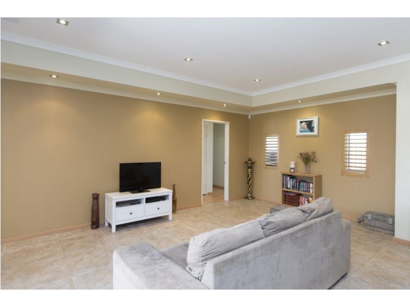 2 Rupara Circle, Quinns Rocks WA 6030