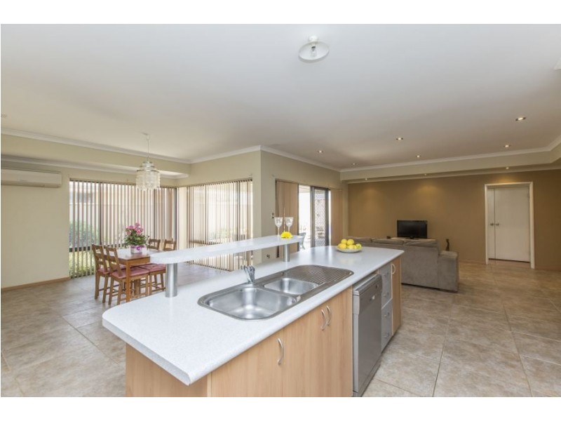 2 Rupara Circle, Quinns Rocks WA 6030